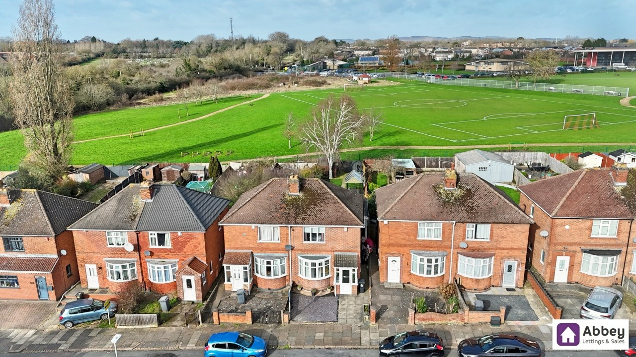 Spacious 2-bed semi-detached home, ideal for families or professionals: FOR SALE