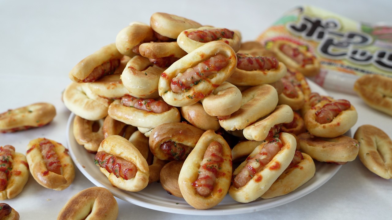 I Cooked 70 Tiny Hot Dogs at Once! 🌭✨ 伊藤ハムのポークビッツで小さなソーセージパンを大量生産してみた ホットケーキミックスと豆腐も使った