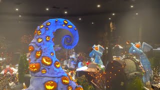 Haunted Mansion Holiday With Lights On 2024 - Disneyland Park