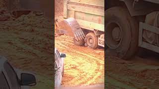 Kamyon Tekerinin Patlaması