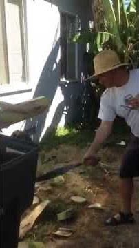 Using a Barong to cut