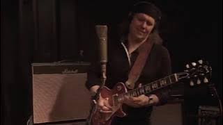 Julian Sas     HOWLIN' WIND