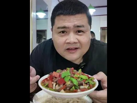 新疆过油肉拌面30元/份，肉好多啊，还能免费加面，一口气吃5个面 #美食vlog #妈呀太香了 #新疆美食