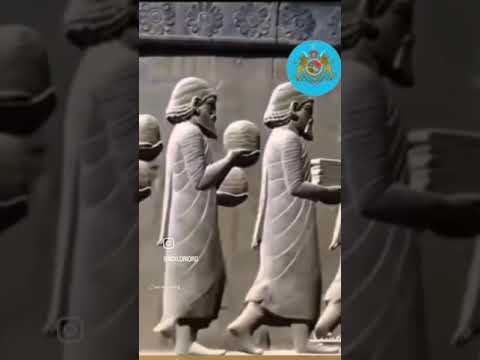 خداوند بزرگ اهورا مزدا است