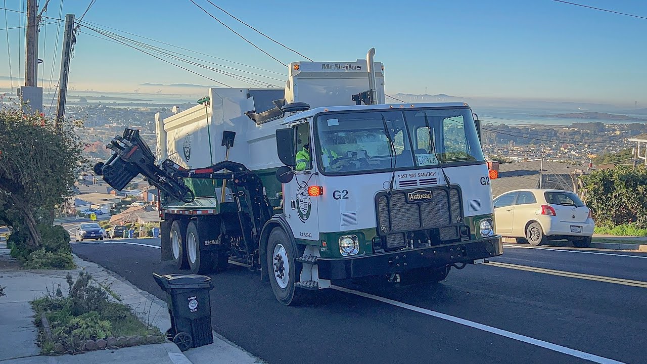 **Brand New** Autocar ACX - McNeilus AutoReach Garbage Truck! 