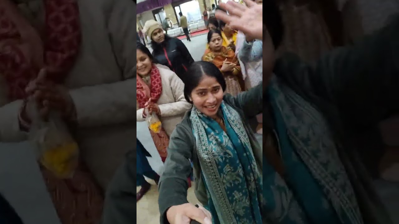 बरेली में बांके बिहारी मंदिर नव वर्ष की ढेर सारीशुभकामनाएं 🙏🙏 राधे राधे सभी को