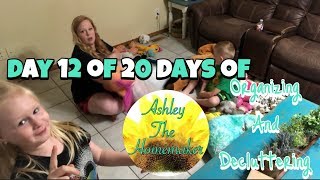 DAY 12 OF 20 DAYS OF ORGANIZING AND DECLUTTERING // STUFFED ANIMAL DECLUTTER // SPEED CLEANING
