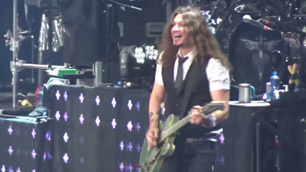 Bon Jovi - You Give Love A Bad Name, Live in Dublin 16th June 2019