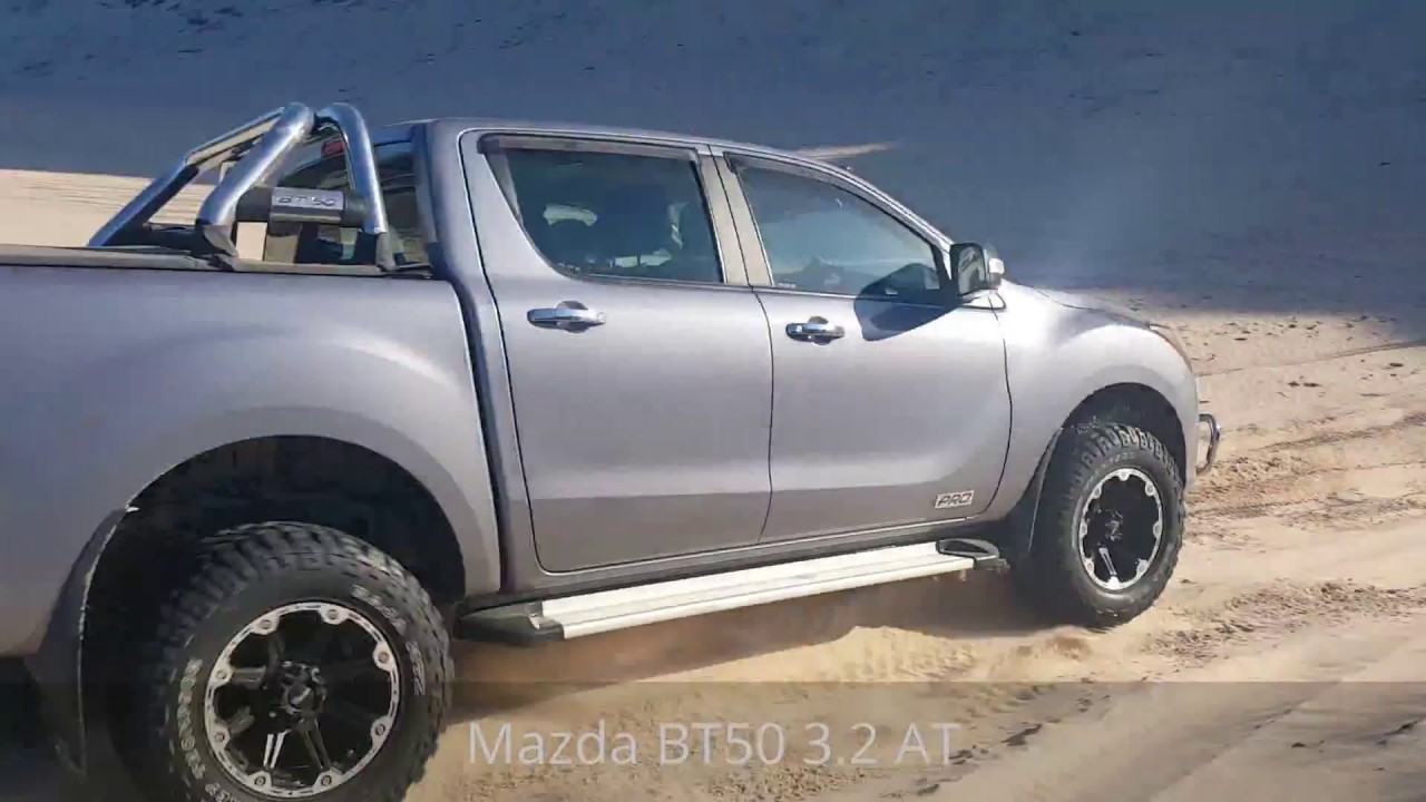 OFFROAD - 4x4 Mazda BT50 / Jeep Cherokee / Jeep Grand Cherokee playing @ Calanga Beach Sand Dune