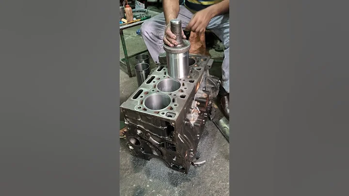 jcb engine sleeve fitting #repair #workshop #toptrending #expert #mechanic #engine #jcb #bathinda