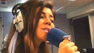 Miniatura de "(HD) Marina and the Diamonds - Perfect Stranger (Acoustic Cover) (Live Lounge Cam Video 16/10/2010)"