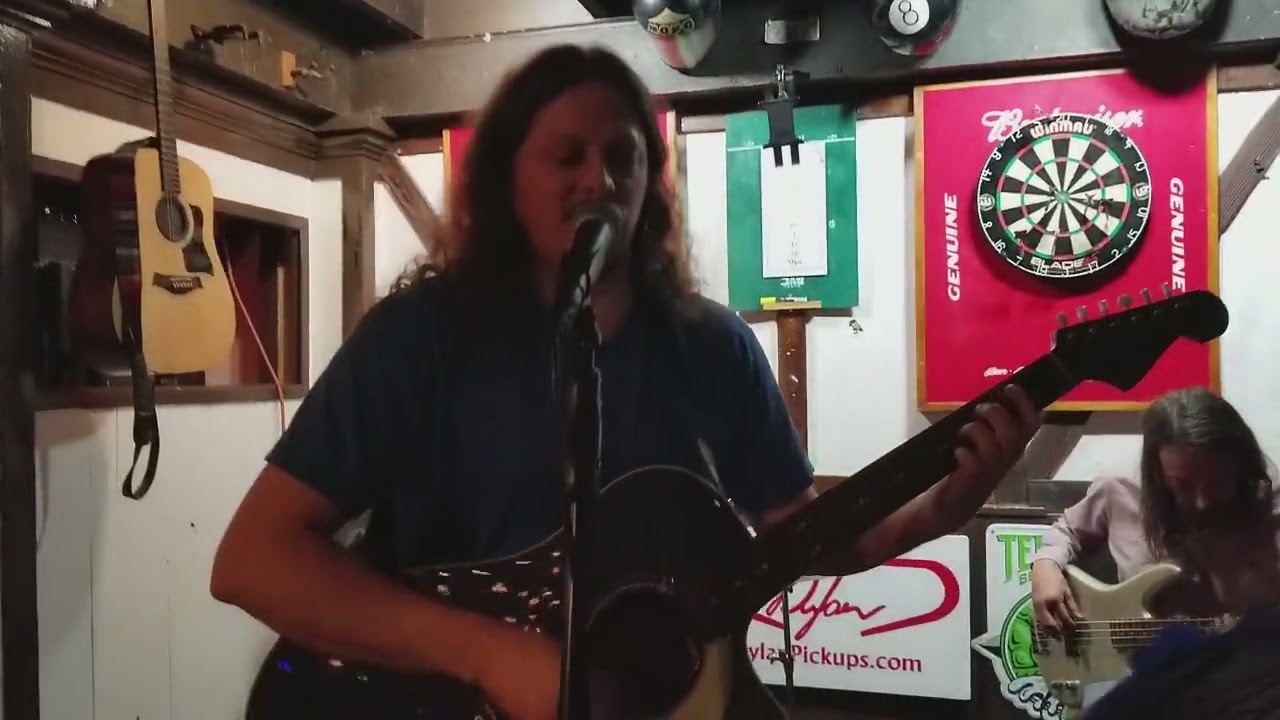 Pixie (Live @ The Highlander) - Jeremy Lee Minney / Spinscythe