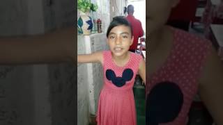 Gabar Cadaan Ah Oo Qaadaysa Heesta Qaranka Somalia