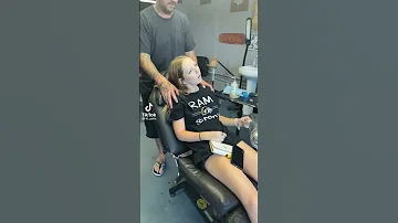 Girl Passes Out While Getting Finger Tattoo 