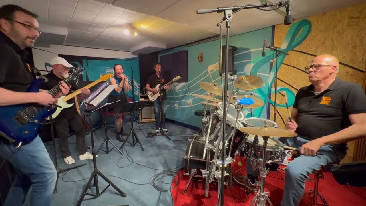 Get Lucky - Daft Punk  cover - Les HiTs So GoOd