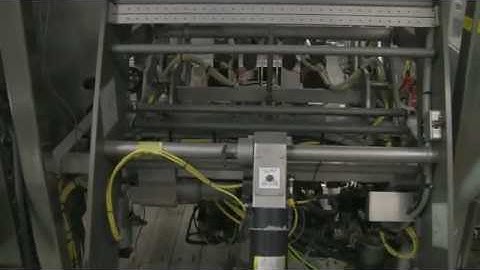 77105-TRIANGLE Bagger Form Fill Seal, Washdown.flv