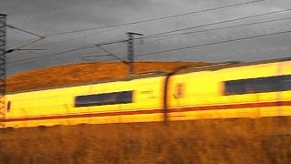 Renfe AVE S103 por Salillas de Jalón