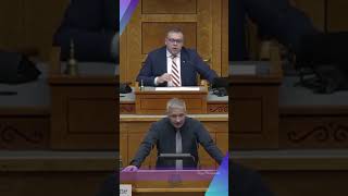 Palun ära tule mulle kätega kallale! #riigikogu #KalleGrünthal #LauriHussar #Eesti200