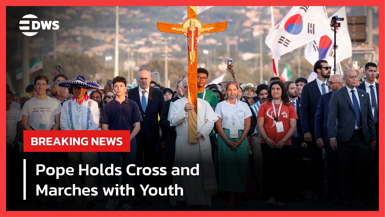 BREAKING: Pope Leo Marches With Cross Alongside Youth in Rome at Youth Jubilee | AK1Z