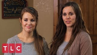 The Duggars Build a Wedding Dress Pop Up Shop | Counting On The Duggars Build a Wedding Dress Pop Up Shop | Counting On