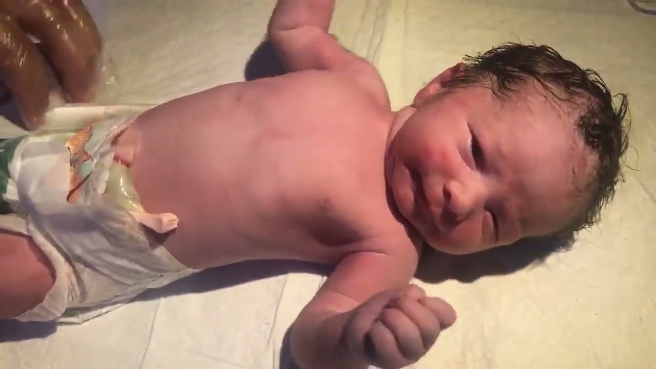 👶 Newborn Baby Received from Labor Room | Initial Assessment and Care