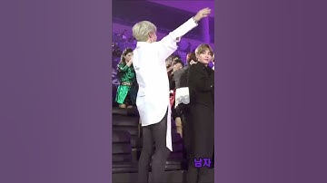 That hug🤗 #jimin #v #bts #taehyung #vmin
