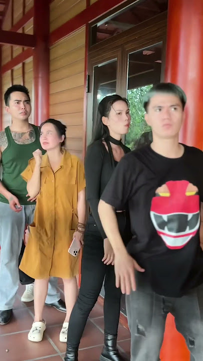 uncivilized people lining up [Yanna] #Yanna #AcTress #Kindness #Trending #Coolwomen #viralvideo