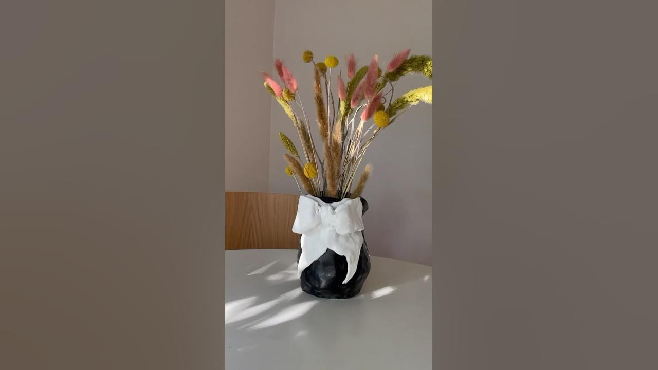 How to make the cutest bow vase 🥰🎀 obsessed! diypottery airdryclay 