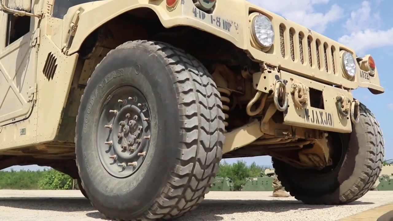 This is How the U.S. Military Moves Heavy Equipment in Eastern Europe 2017