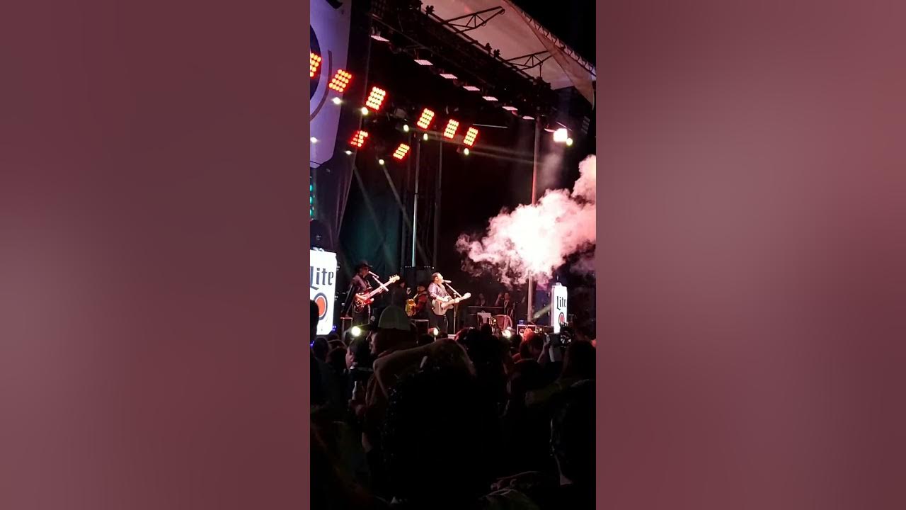 Duelo en vivo desde Laredo,Tx YouTube