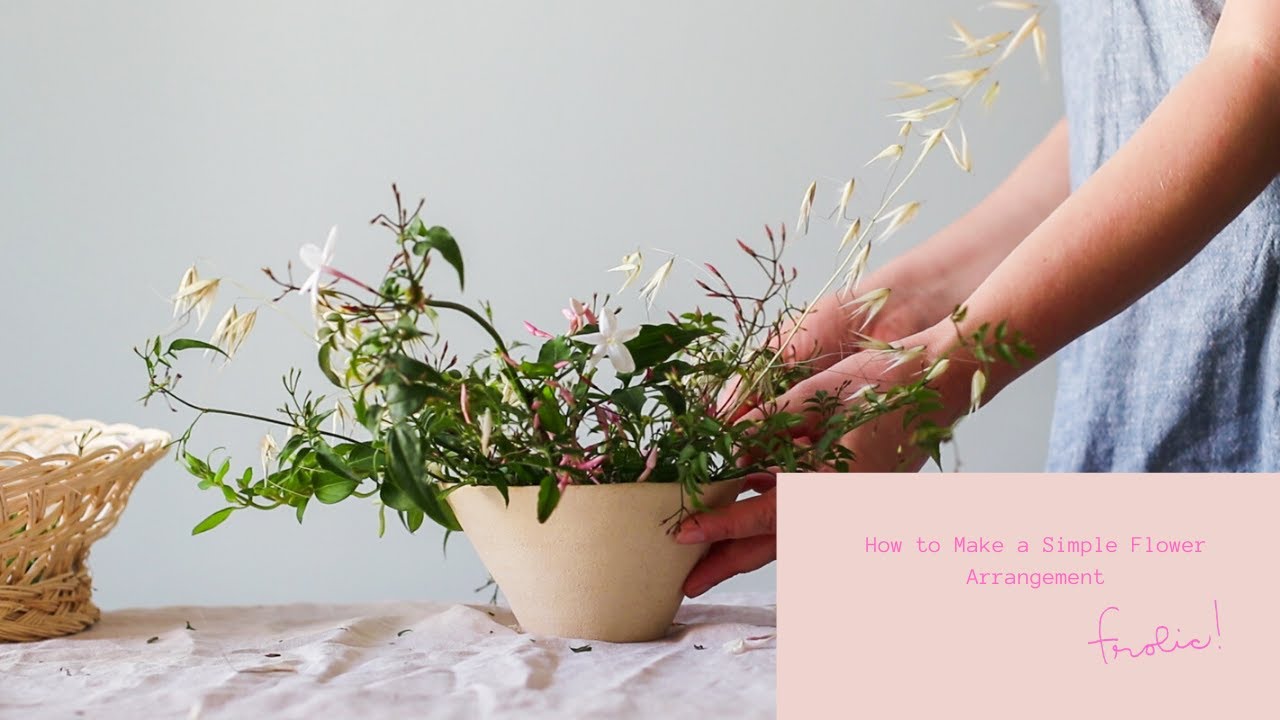 How to Make a Simple Flower Arrangement - YouTube