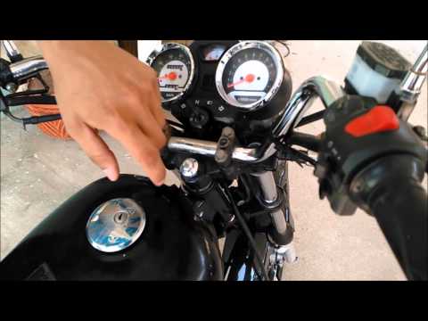 Vídeo: Com se centra el manillar de la moto?