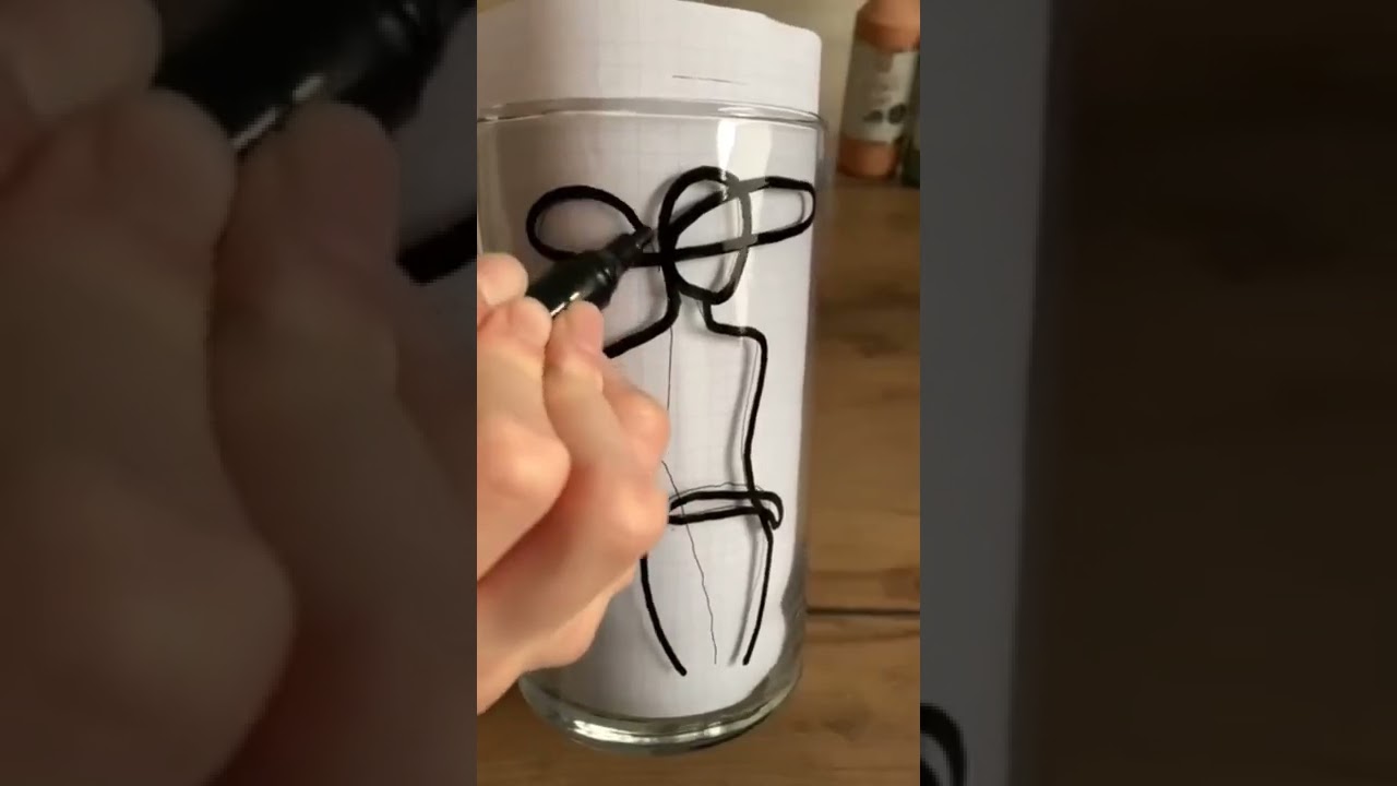 الرسم على الاكواب الزجاجية