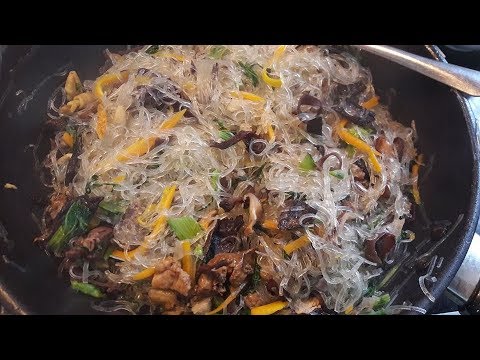 Cách làm món miến xào nấm món ngon ai cũng thích!