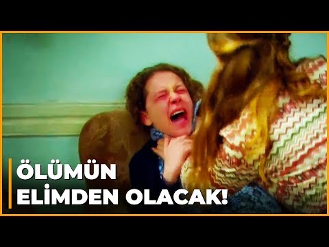 Betül, Ayça'nın Ağzını