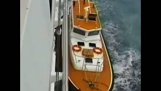 PILOT BOAT DRAMA, Bahama Cruise 2001 by downeaster11 77 views 1 year ago 4 minutes, 3 seconds