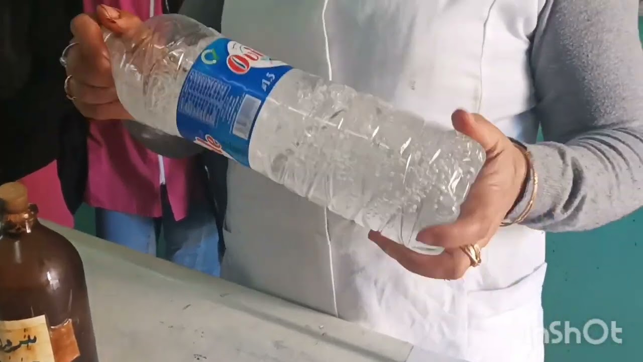 تجربة توضح خصائص البترول لسنوات الثالثة متوسط