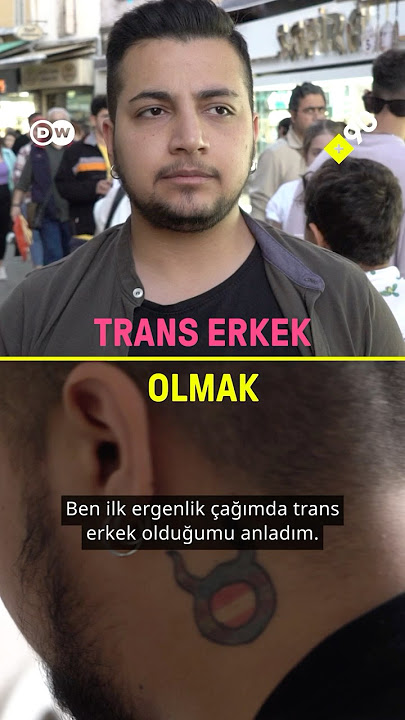 Yosh qiz ozining barcha jozibalarini namoyish etadi