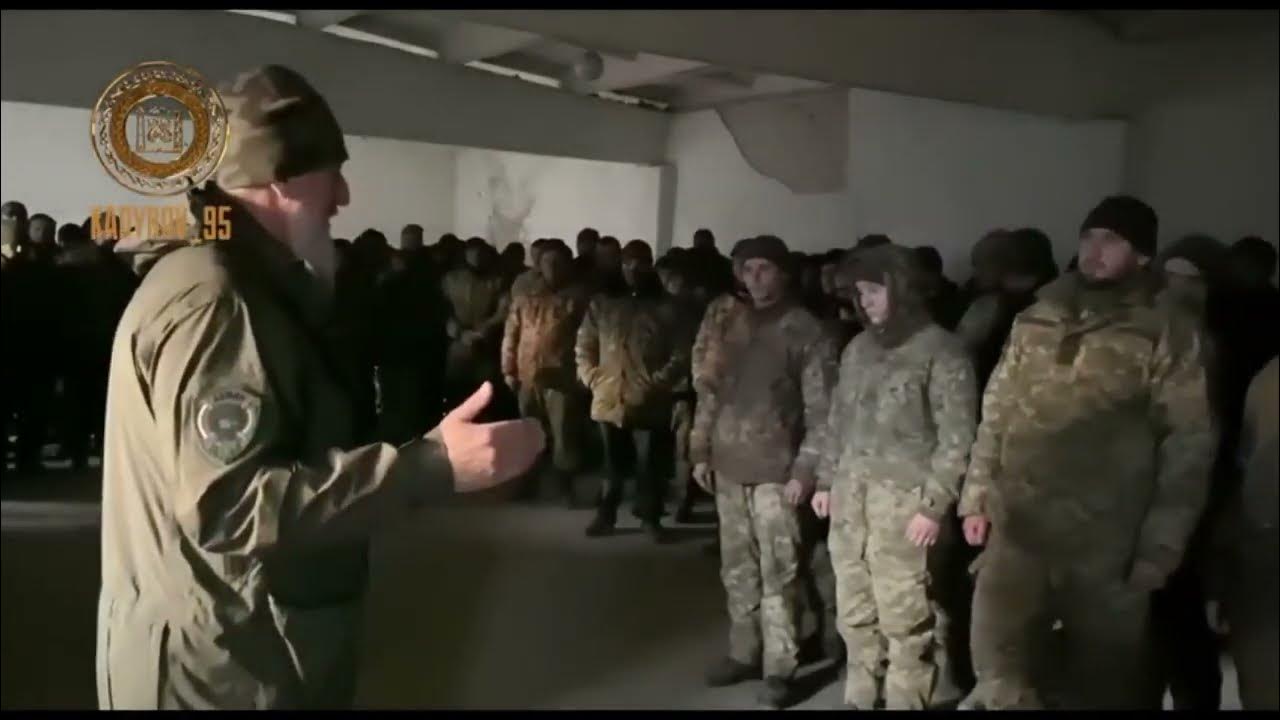 Что делают с русскими в плену. Украинские военнопленные на донбассе 2022. Что делают с русскими в плену. Издевательства над пленными российскими солдатами. Что делают с русскими в плену.