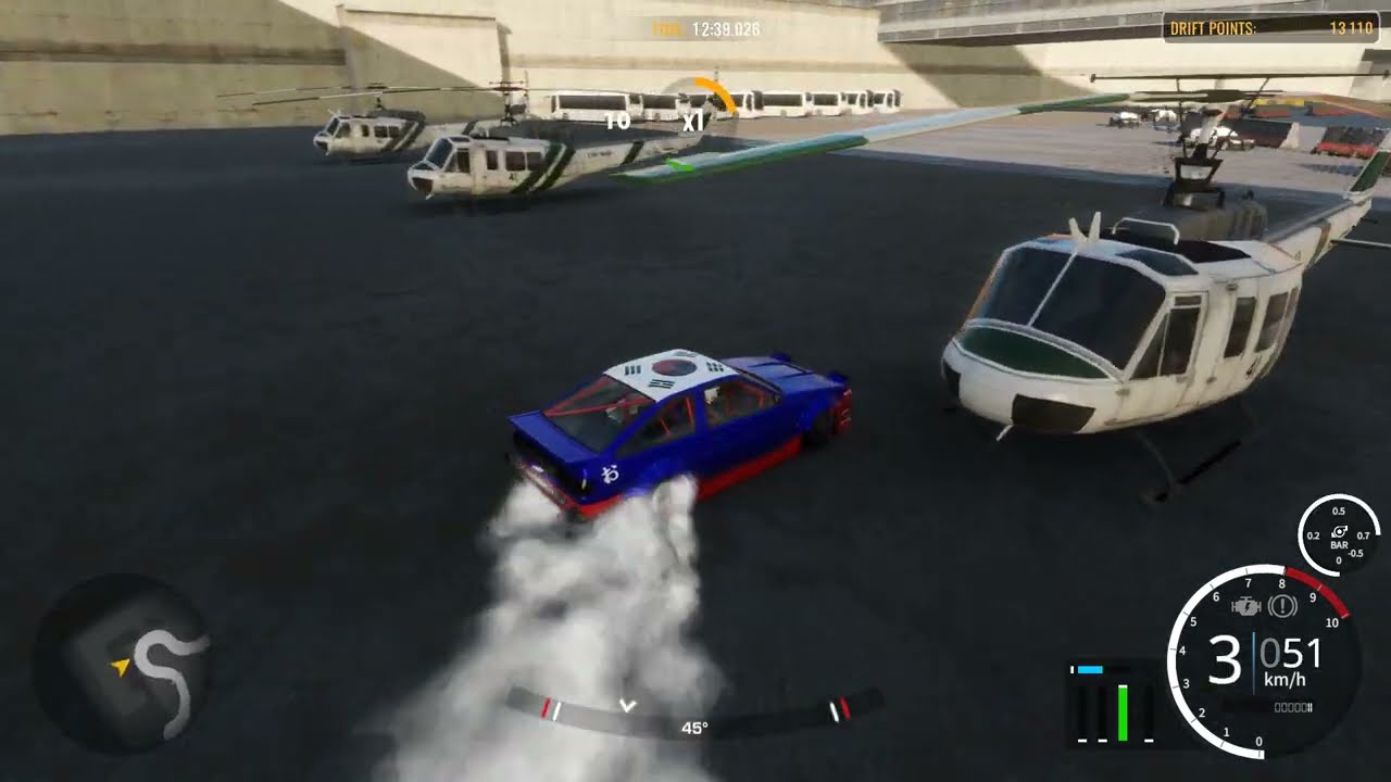 أول سيارة دريفت أسطورية، وهي سيارة تويوتا AE86 موديل 1986، رقصت تحت الطائرة، فقط في لعبة CarX Drift.