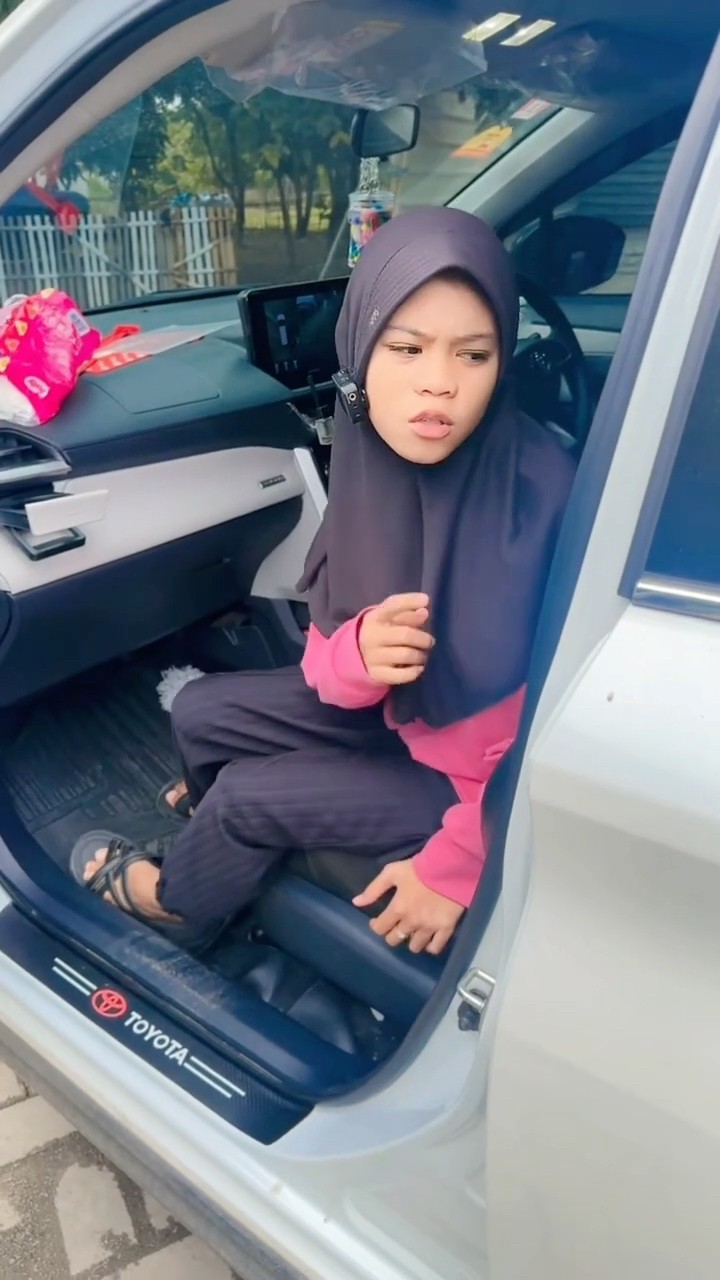 AINUN KOK KAYAK GITU SIH