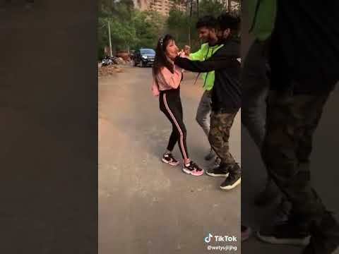 هاذا العمر ناسيني خلاها دمع بعيني جارحني ومذيني خلا دمع بعيني