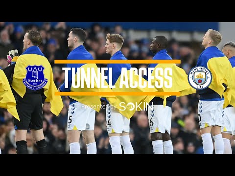 PLAYERS STAND TOGETHER IN EMOTIONAL SHOW OF SUPPORT TO UKRAINE!  TUNNEL ACCESS: EVERTON V MAN CITY