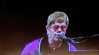 ELTON JOHN THANKS HIS CANADIAN FANS ON HIS FAREWELL TOUR IN 2022