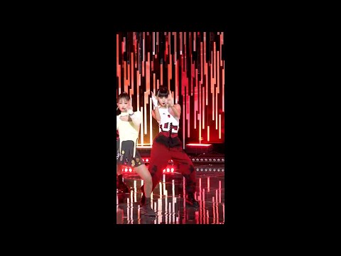 (Lisa Fancam Focus)Blackpink 'Pretty Savage' SBS inkigayo MIRRORED