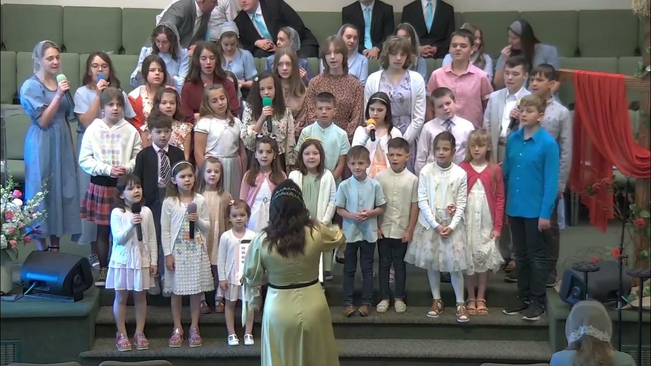 Детский хор поет об иисусе. Детсий хор поёт об Иисусе Христе. Певчий хор Черноморского. Ребенок поет детский хор детского сада.