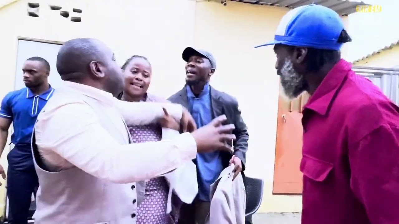 No Noivado do Akwa Com a Budinha a Familia Faz Confusã* no Campo e Todos Levam Cartão Vermelho