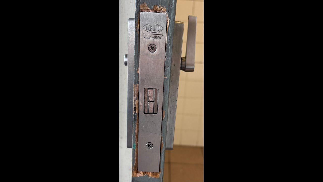 Lockwood 3573 sliding door privacy bolt - YouTube
