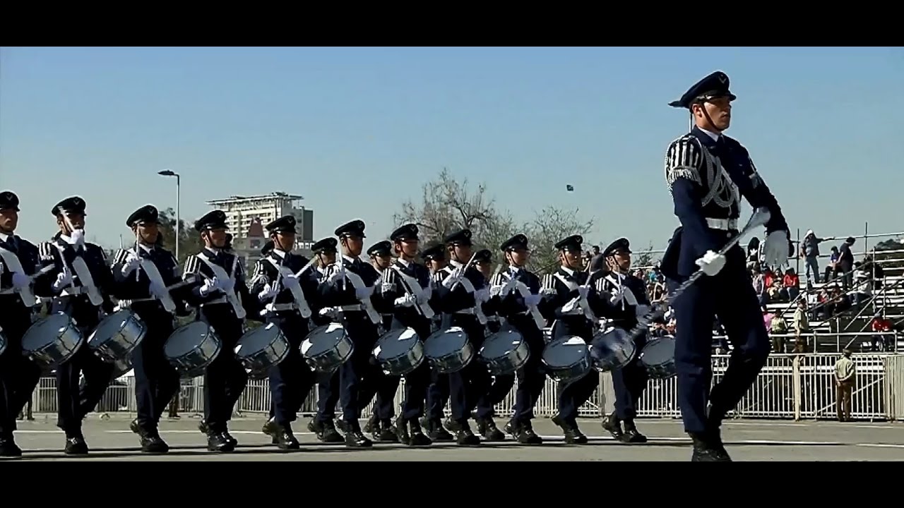 DESFILE GRAN PARADA MILITAR 2016 ESCUELA ESPECIALIDADES