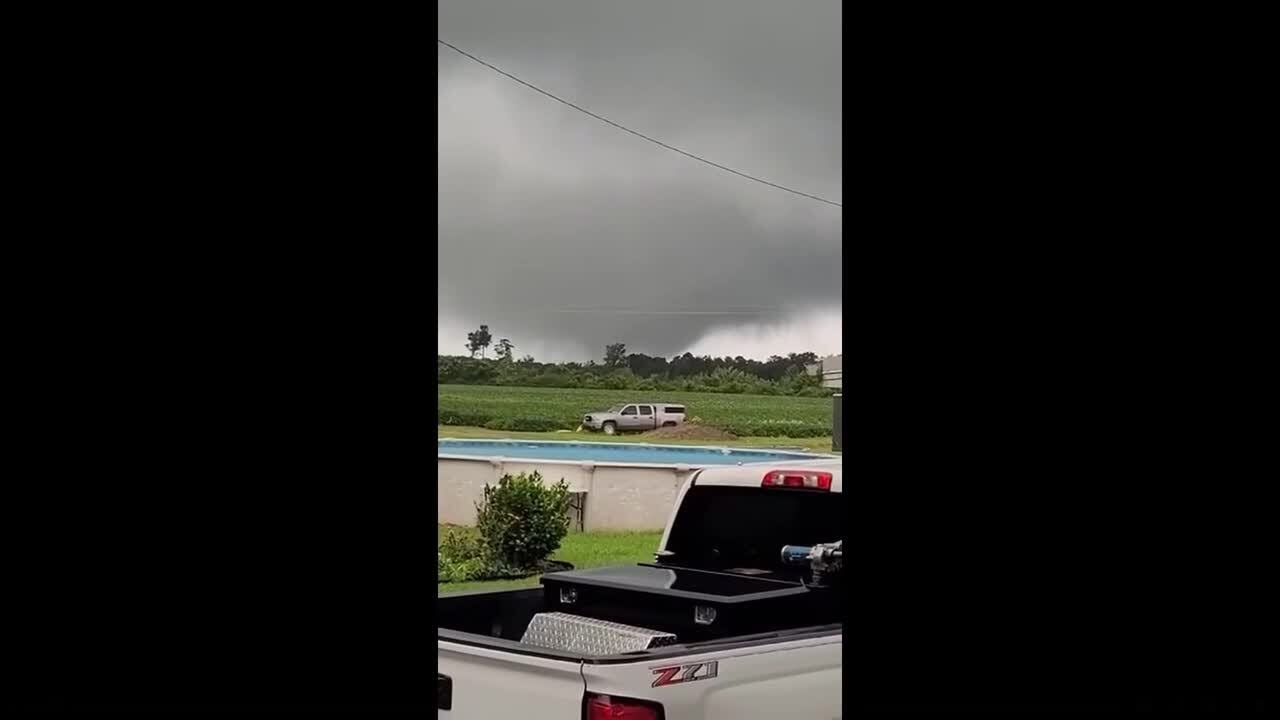WATCH: Tornado touches down near Pender, Sampson counties - YouTube
